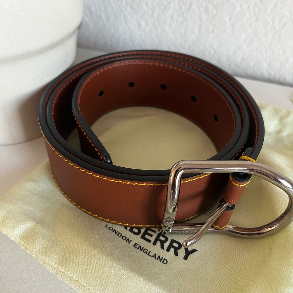 Burberry Leather buckle Belt 2” wide 38” long